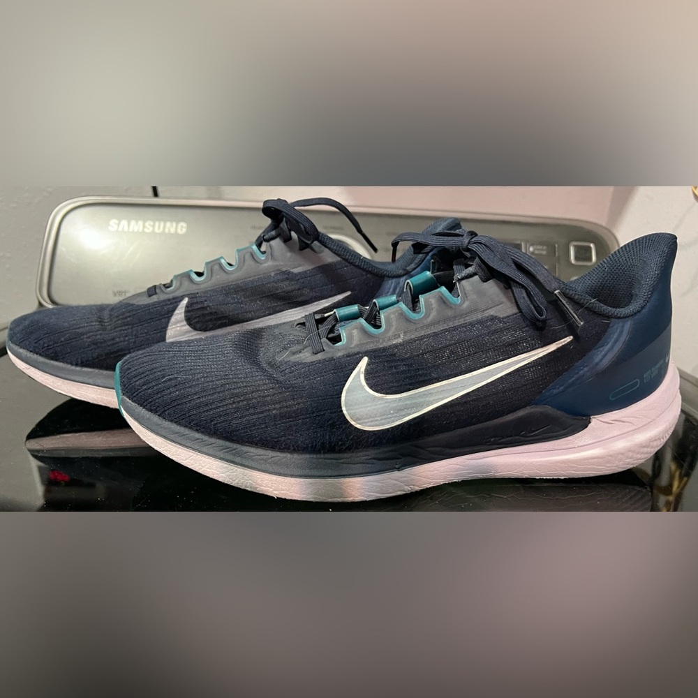 Men’s Nike Winflo 9 running shoes